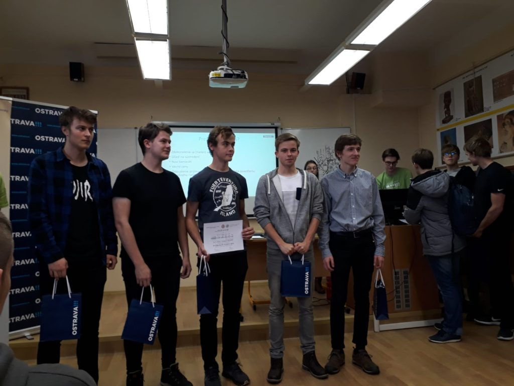 Fyzikalni-naboj_Seniori